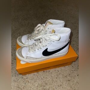 Women’s Nike Blazer Mid ‘77